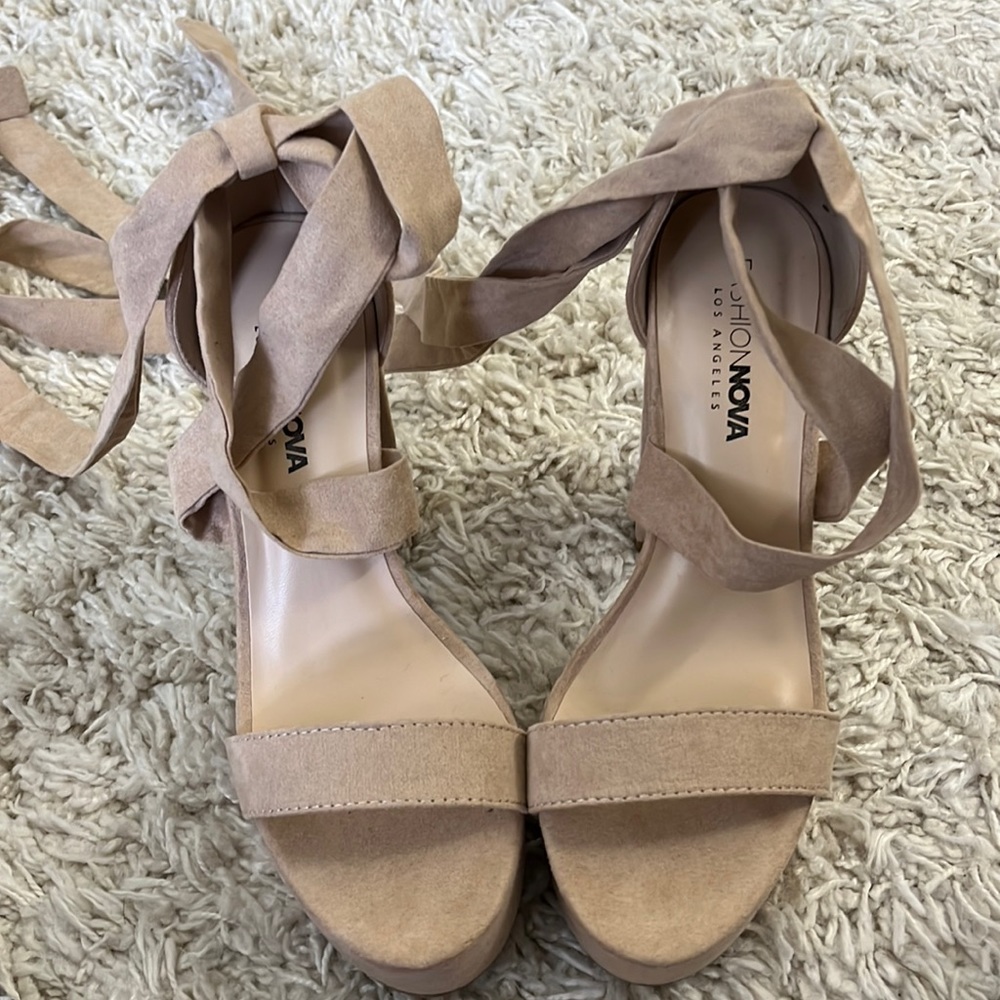 Strappy Heels 💕